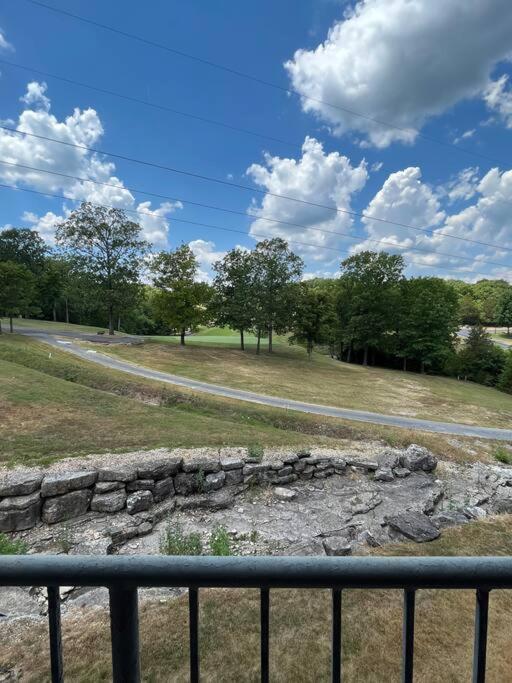 Couples Condo Retreat Overlooking Golf Course ブランソン・ウェスト エクステリア 写真