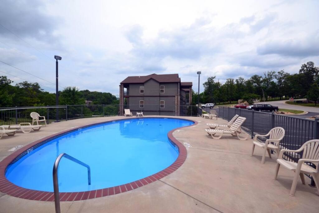 Couples Condo Retreat Overlooking Golf Course ブランソン・ウェスト エクステリア 写真